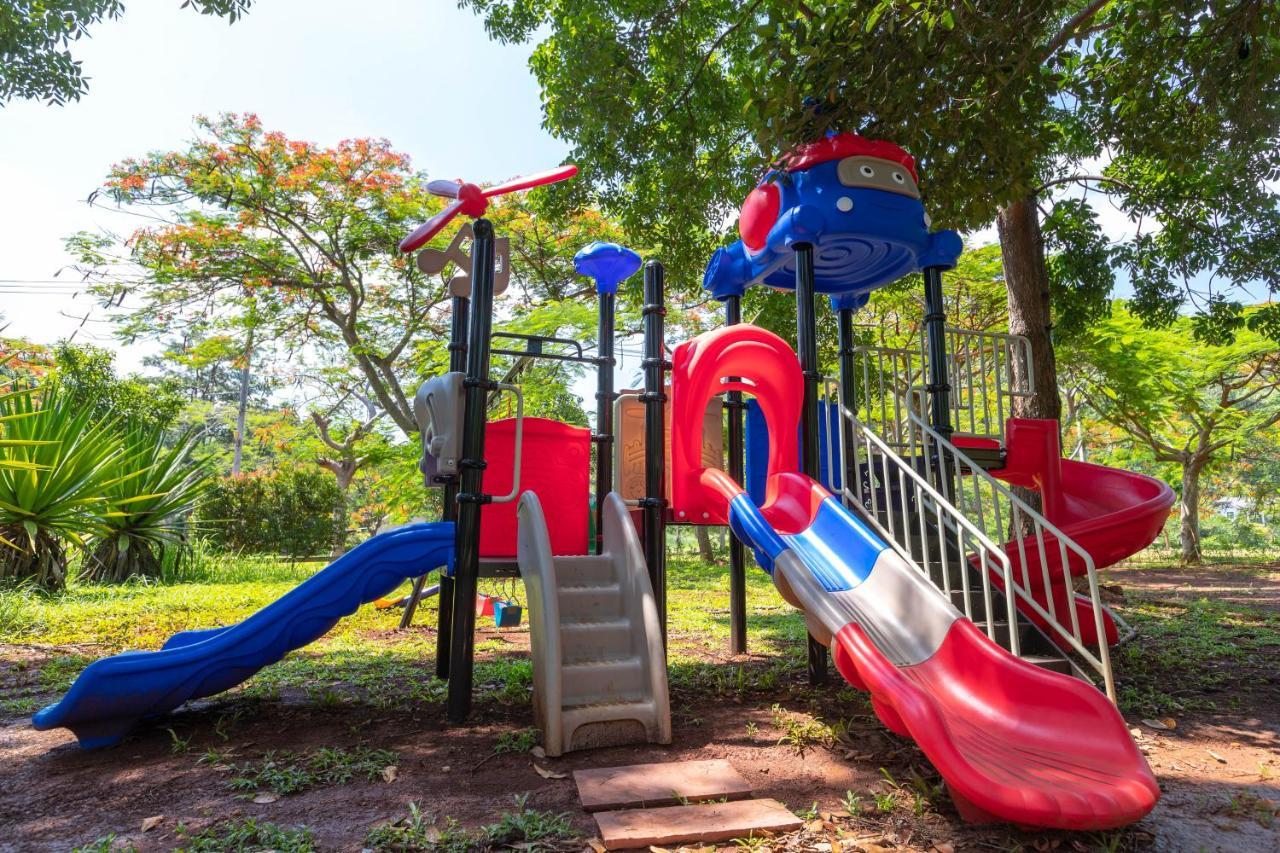 Diamond Hill Resort Nong Nam Daeng Екстер'єр фото